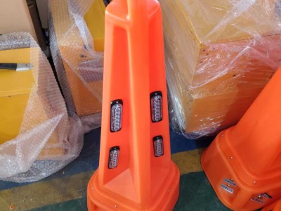 200瓦声光路锥报警器 声光警示路锥生产厂家图2