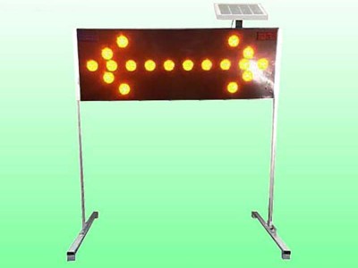 黑色太阳能导向牌 双向太阳能导向灯交通设施厂家图3