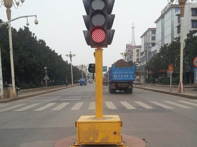 厦门太阳能红绿灯 移动式交通信号灯生产厂家图3